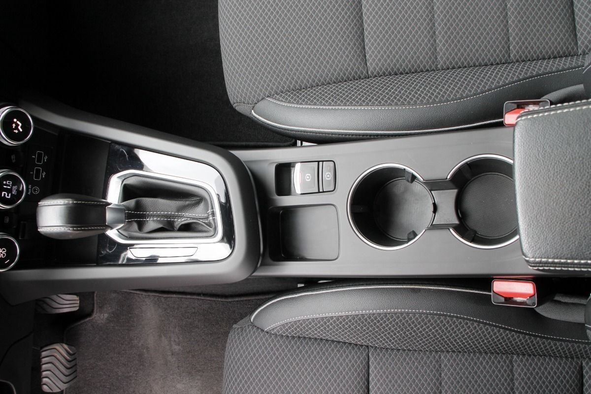 Fahrzeugabbildung Renault Arkana INTENS TCe 140 EDC
