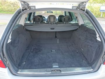 Mercedes E 320 - 6