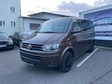 Volkswagen T5 Caravelle Comfortline SHZ Leder Navi AHK - Volkswagen T5 Caravelle mit Diesel-Antrieb