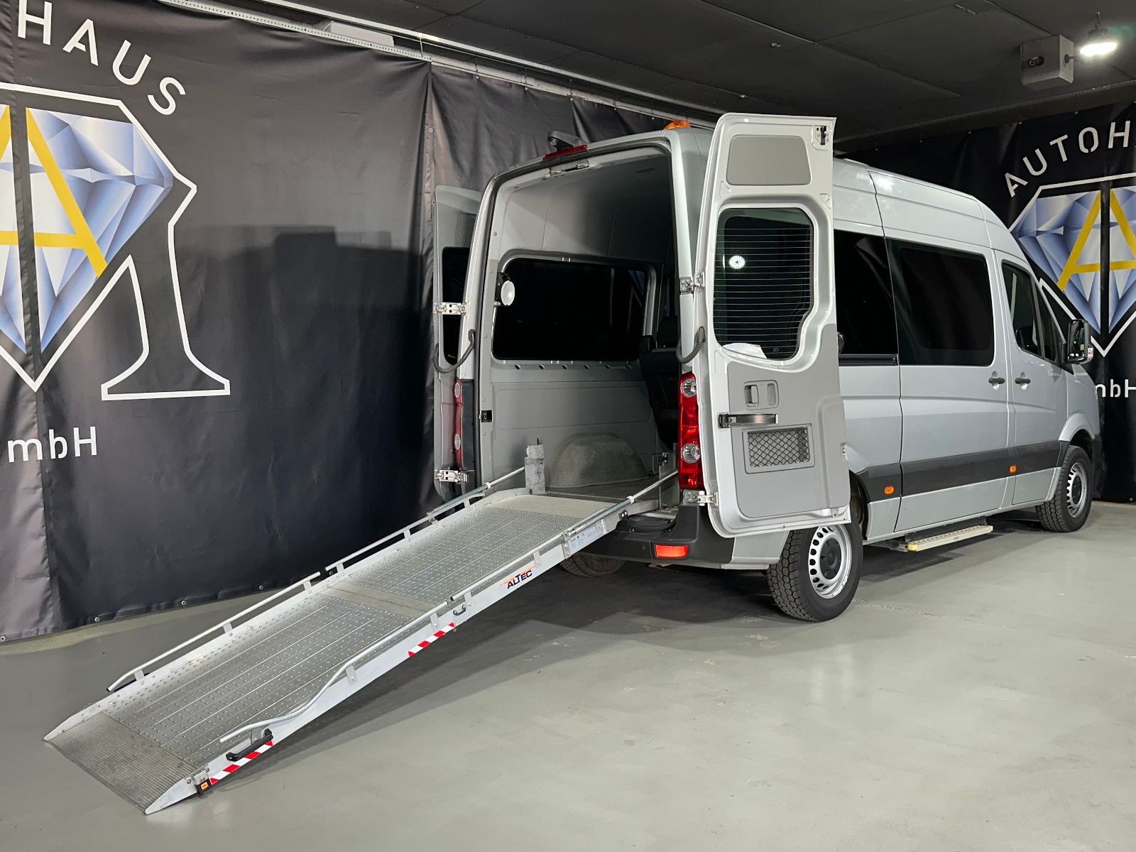 Volkswagen Crafter CRAFTER 6 SITZER KLIMA NAVI KAMERA PDC STANDHZG