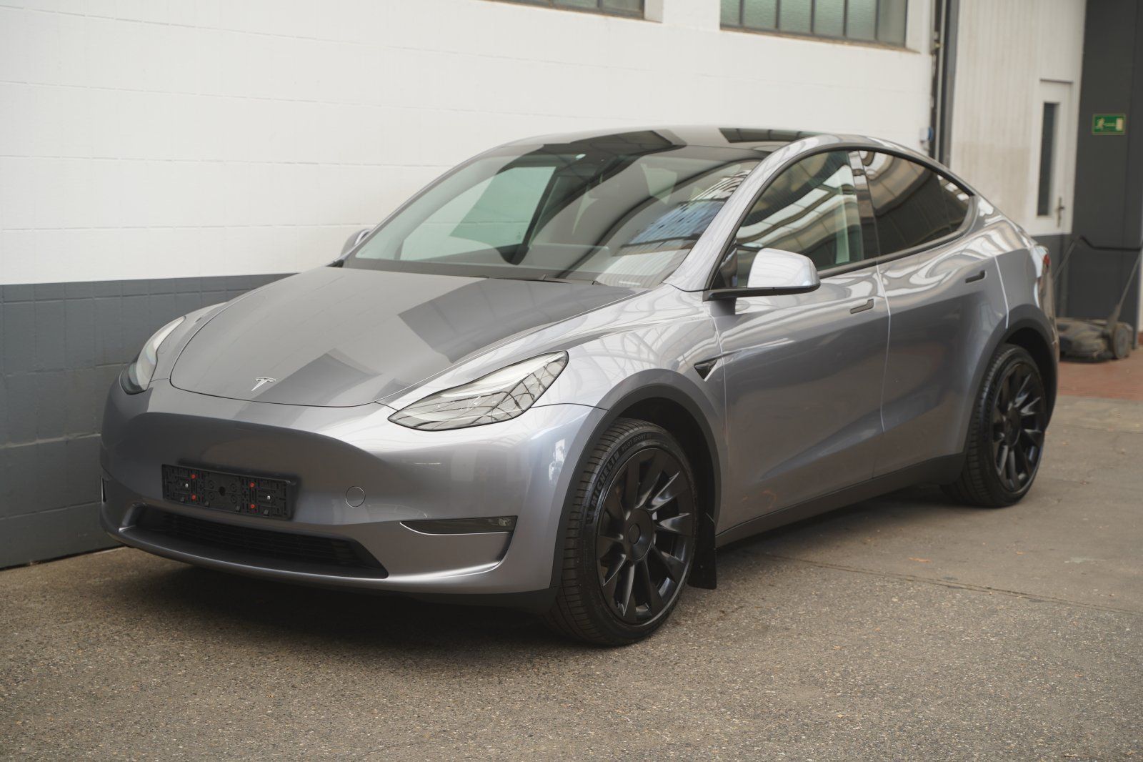 Tesla Model Y Long Range AWD 20-Zoll AHK foto 3