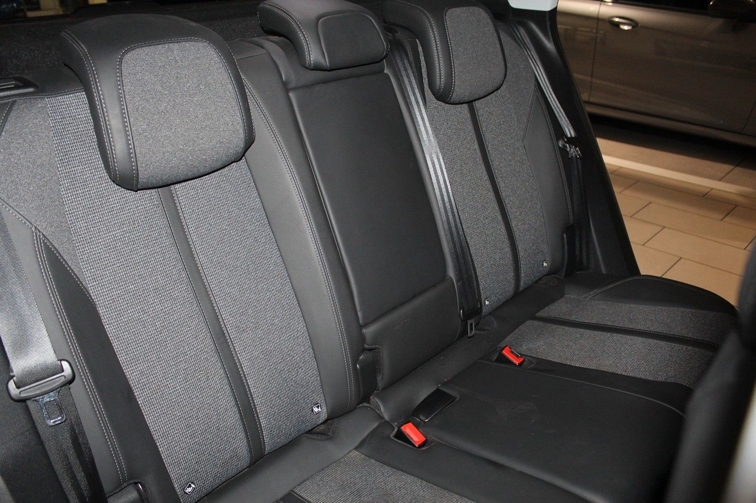 Fahrzeugabbildung Peugeot 3008 Allure 1.5D NAVI/LED/SHZ/PDC/T-LEDER/TEMPO