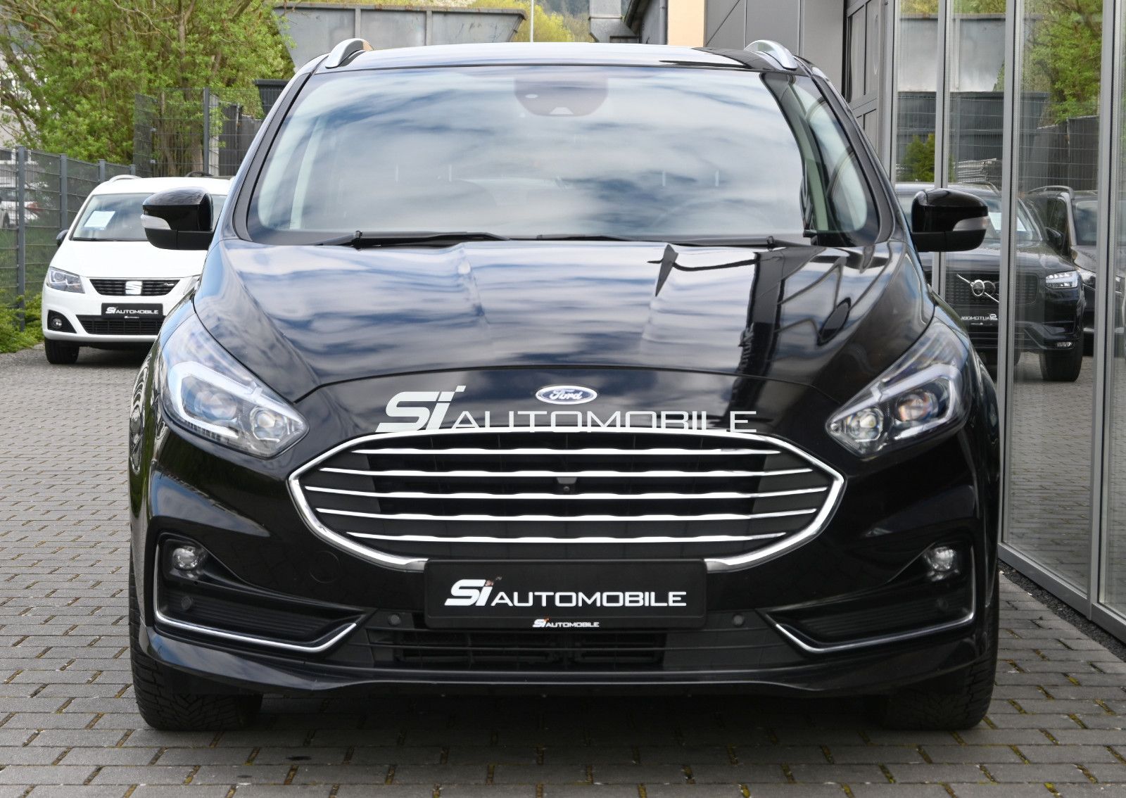 Fahrzeugabbildung Ford S-Max 2.0 d 140kW 4x4 Titanium °ACC°AHK°2xKAMERA