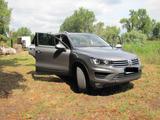 Volkswagen Touareg 3.0 V6 TDI SCR 150kW Tiptronic BMT B... - graue Volkswagen Touareg