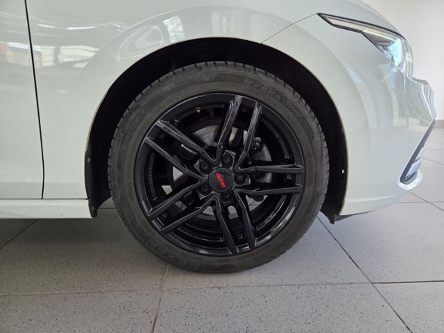Golf VIII MOVE 1.5 TSI LED+ PANO ACC APP PDC