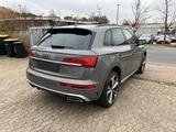 Audi Q5 40 TDI quattro S line PANO*HUD*360°*SIDE*AHK - Audi Q5: Grau