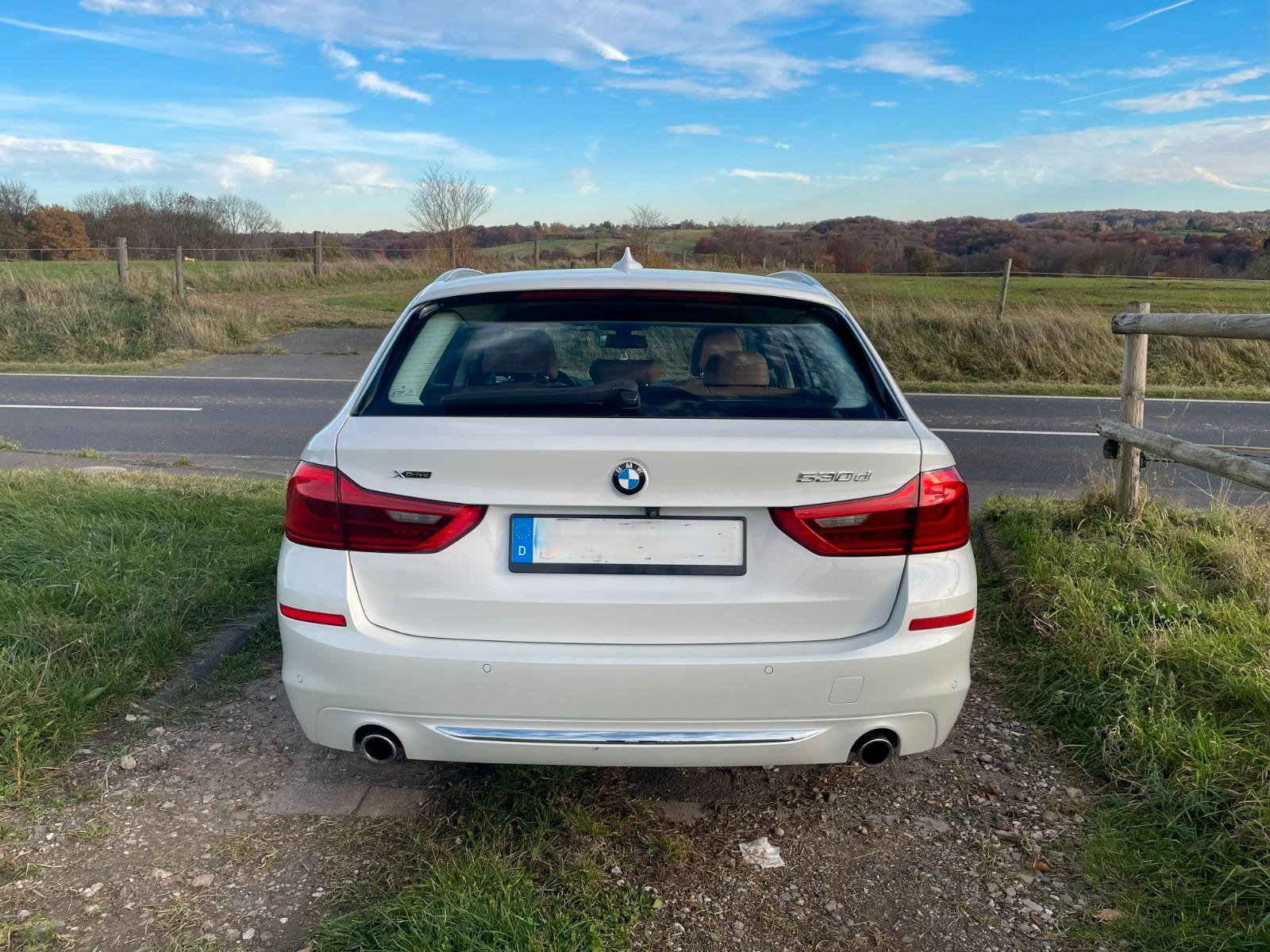 BMW 530d xDrive Touring - Pano, 360°, Standheizung  