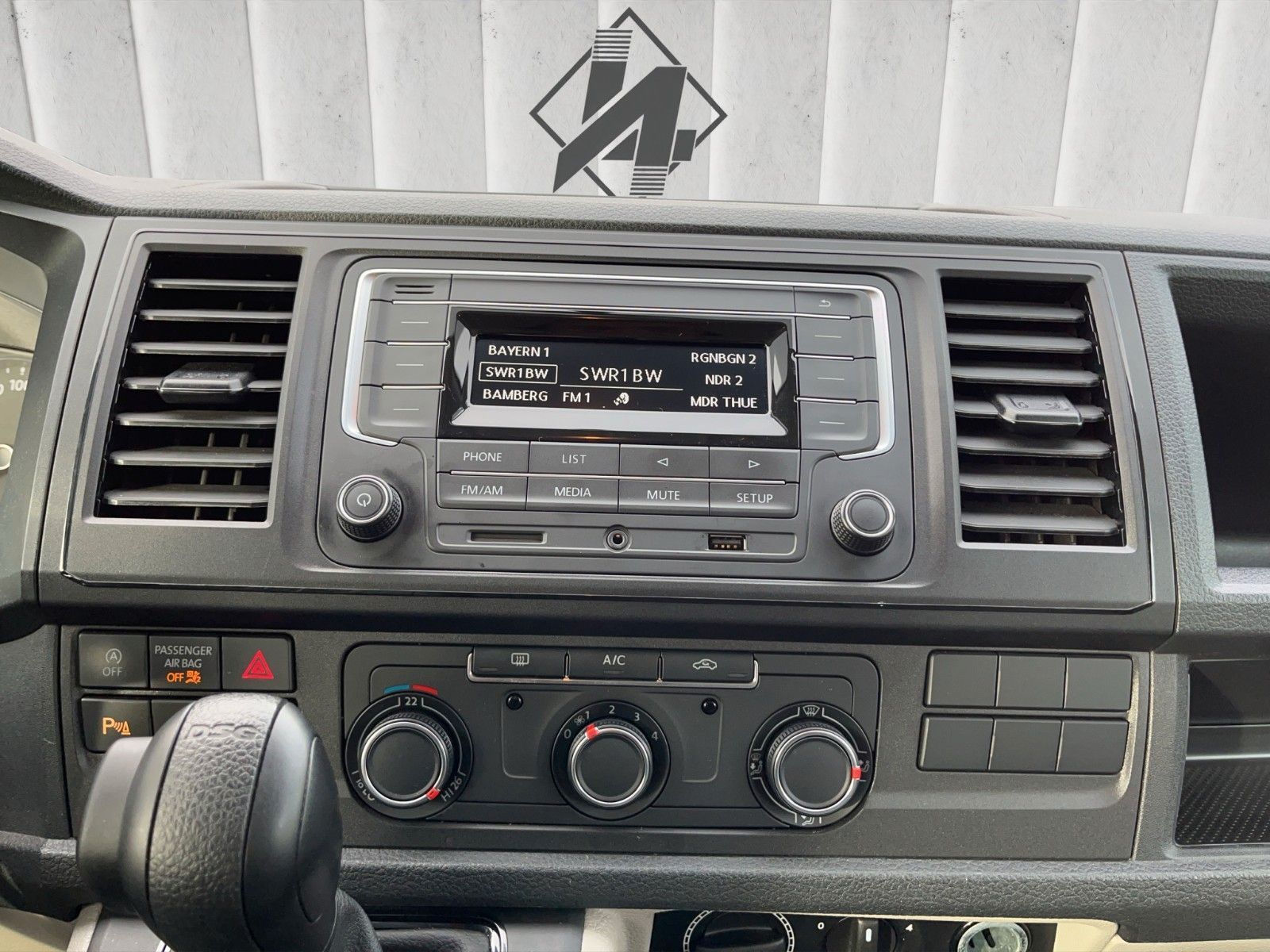 Fahrzeugabbildung Volkswagen T6 Kombi T6 2.0l DSG*9-Sitzer*Standheizung*PDC*A