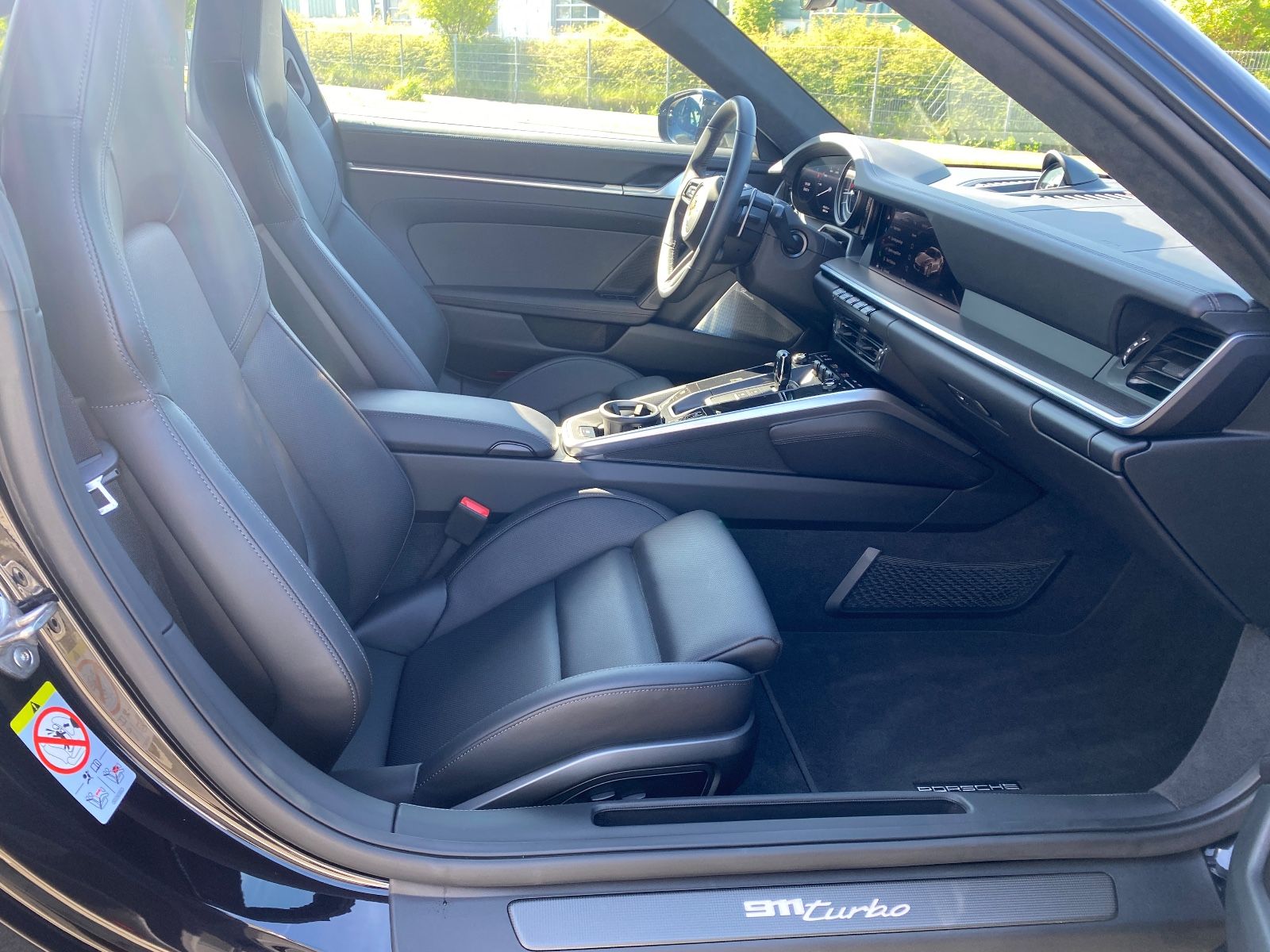 Fahrzeugabbildung Porsche 992 Turbo/Lift/Carbon Dach/Aero-Kit/360°Kamera