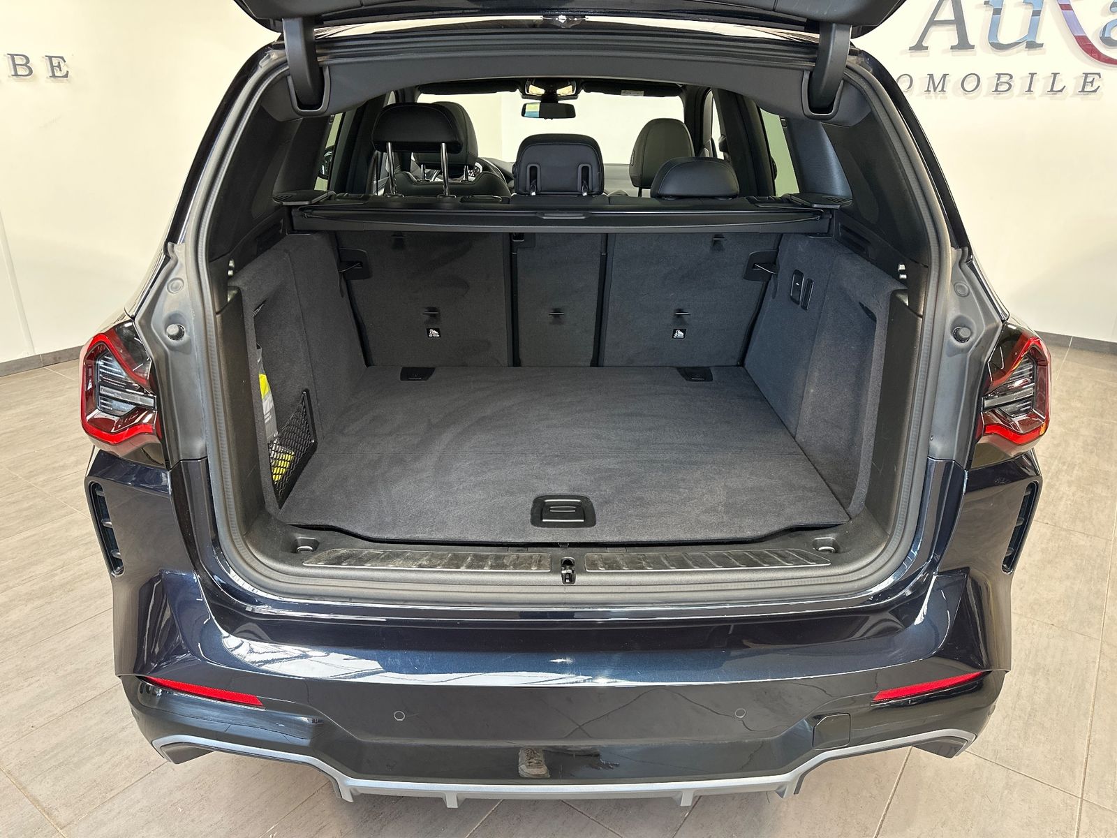 Fahrzeugabbildung BMW iX3 Impressive M Sport NAV+LED+PANO+AHK+HUD+360°