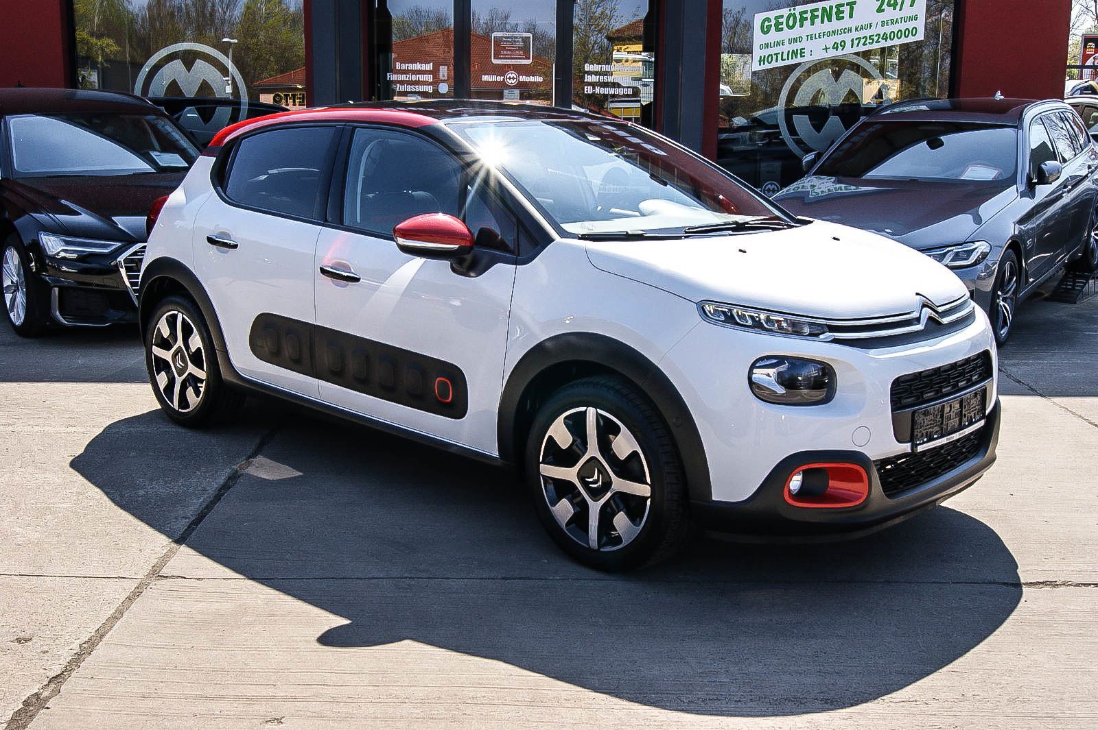 Fahrzeugabbildung Citroën C3 Shine 1.2 VTi PANORAMA KAMERA DASHCAM KEYLESS