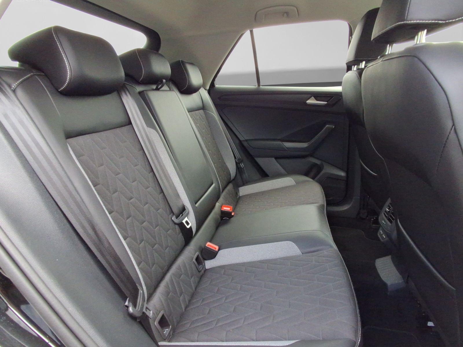 Volkswagen T-Roc - Bild 7