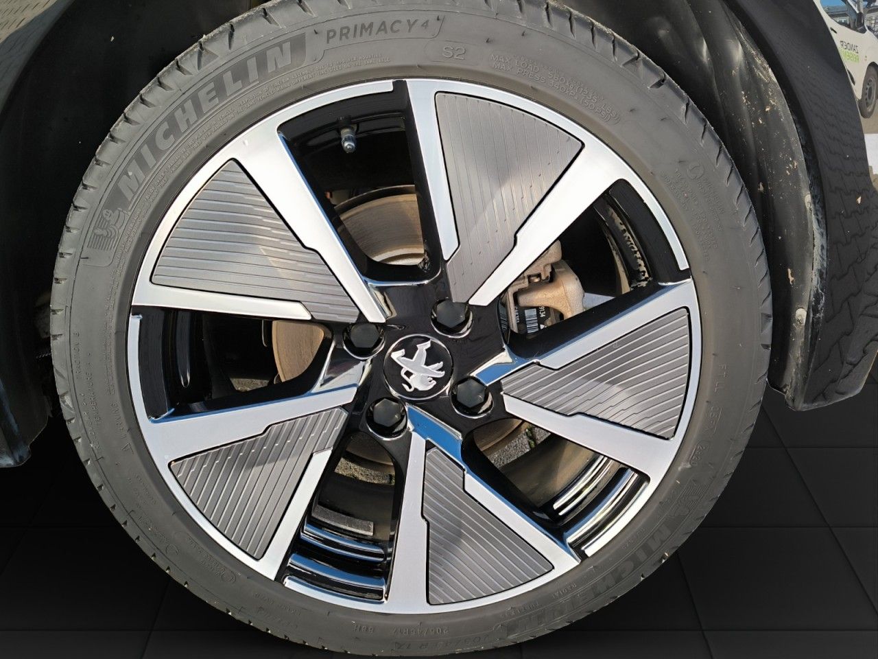 Fahrzeugabbildung Peugeot 208 e- GT