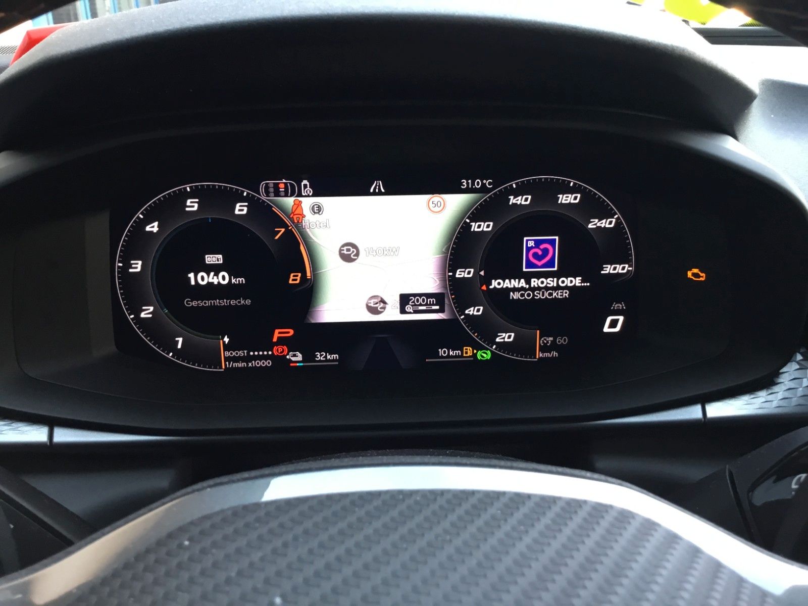 Fahrzeugabbildung CUPRA Terramar 1.5 e-HYBRID DSG+AHK+Kessy+Navi+18"