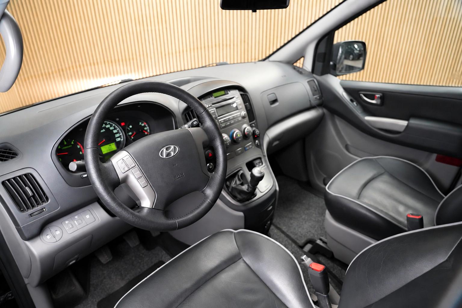 Hyundai H-1 2.5 CRDi Travel Premium +8-SITZER+LEDER+SHZ+