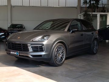 Porsche Cayenne - 1