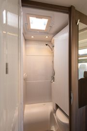 Carado V 347 PRO+ AUTOMATIK Clever-Lift Bett  NAVI SAT