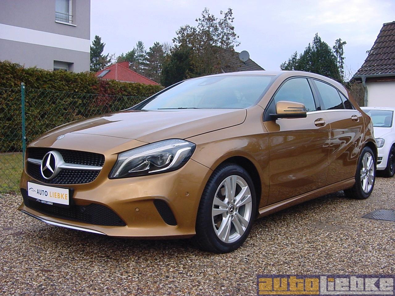 Mercedes-Benz A 180 URBAN NAVI,LED,SHZ,PARK-ASS,BT,GRA,MB-SH!
