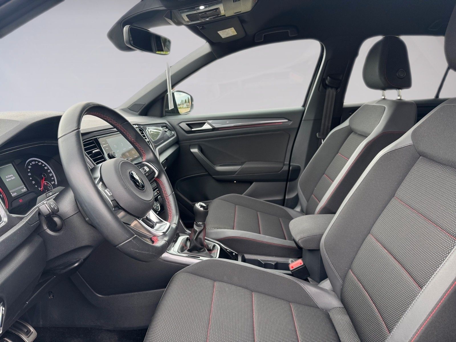 Fahrzeugabbildung Volkswagen T-Roc Sport 1.5 TSI