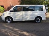 Volkswagen T5 Caravelle - Volkswagen T5 Caravelle: Weiß
