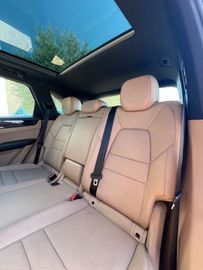 Porsche Cayenne - 8