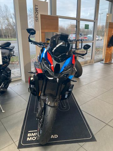 BMW M 1000 XR