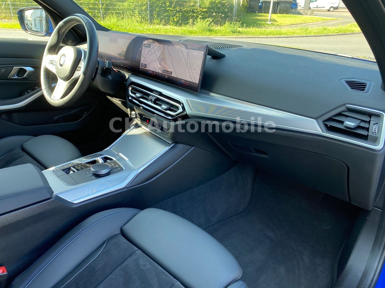 Fahrzeugabbildung BMW 320d xDrive Touring M-Sport/Navi/LED/ACC/360°Kam