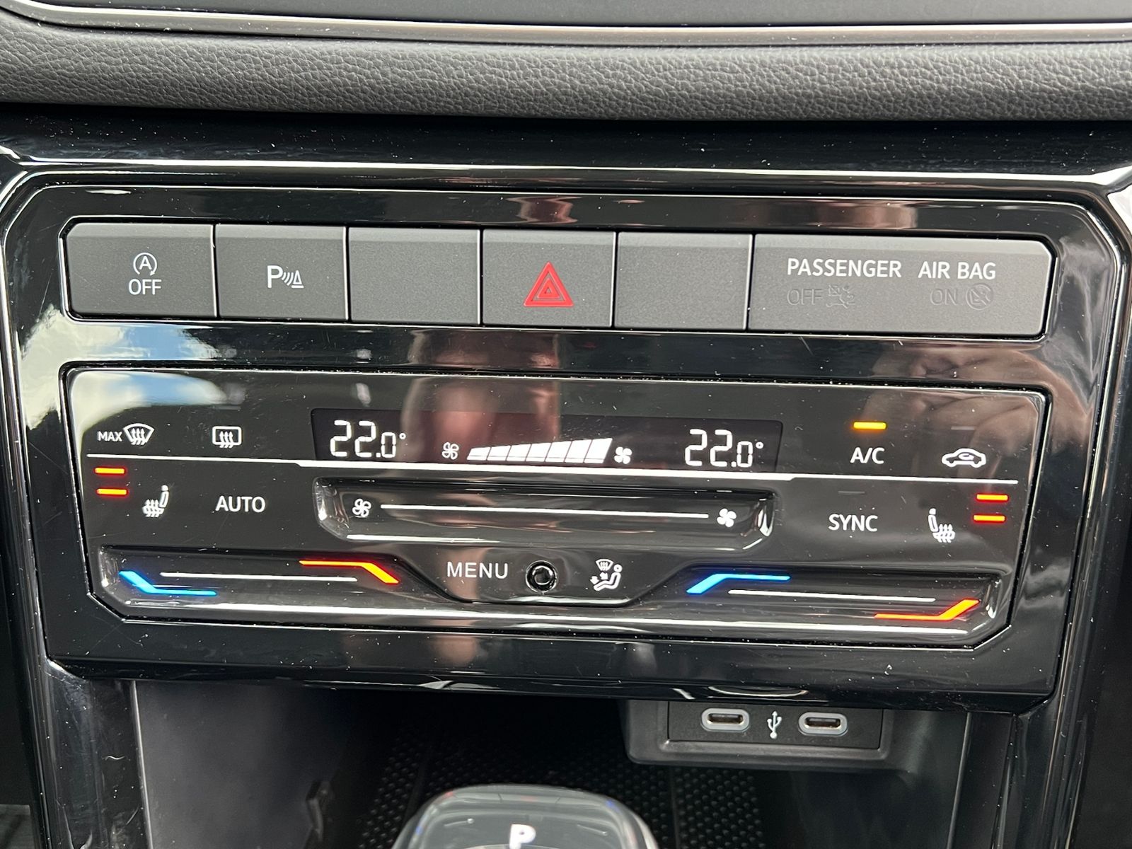 Fahrzeugabbildung Volkswagen T-Cross GOAL 1.0 TSI DSG *AHK, LED, App-Connect,