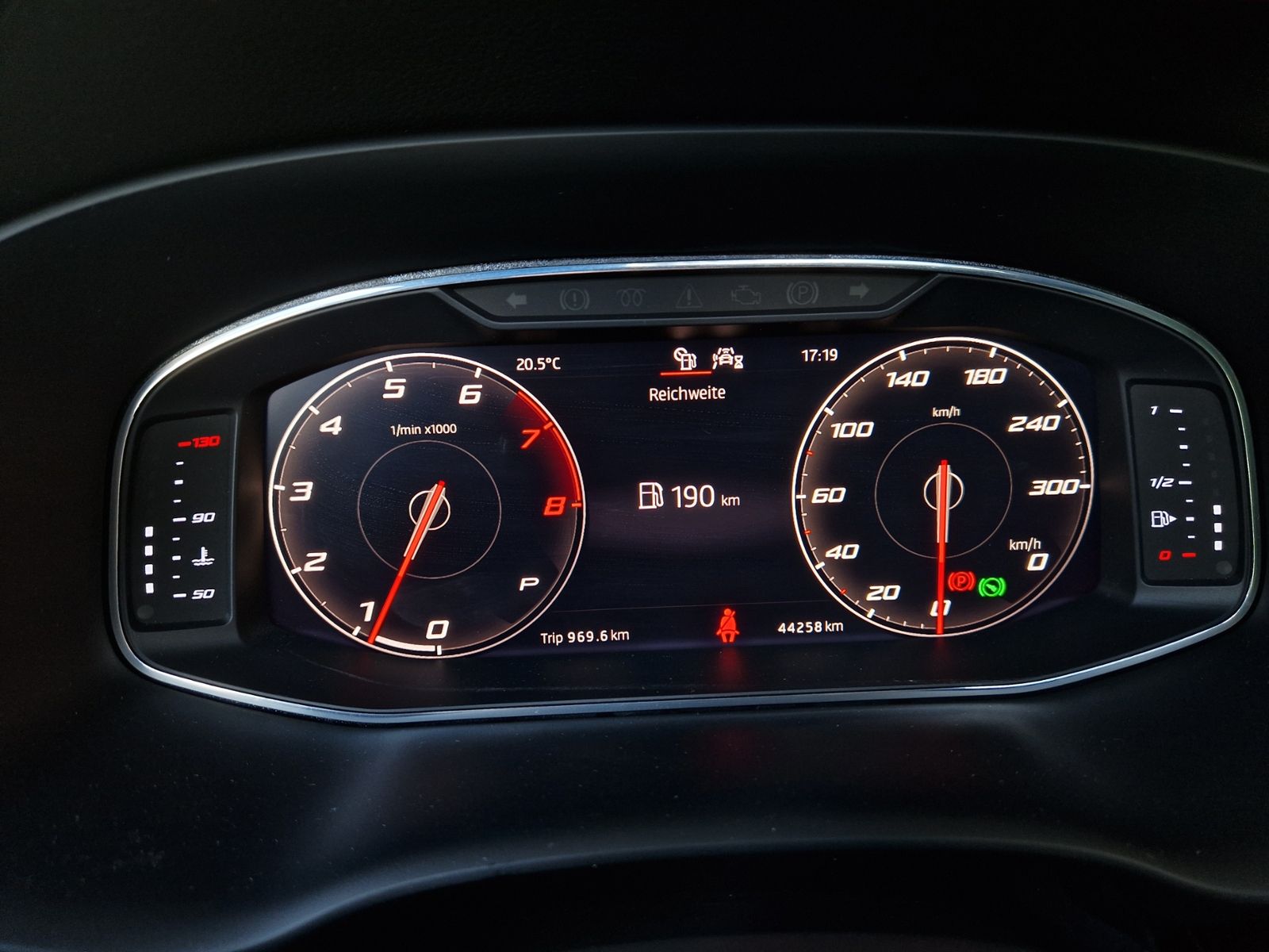 Fahrzeugabbildung CUPRA Ateca 4Drive PANO AHK 360° LED