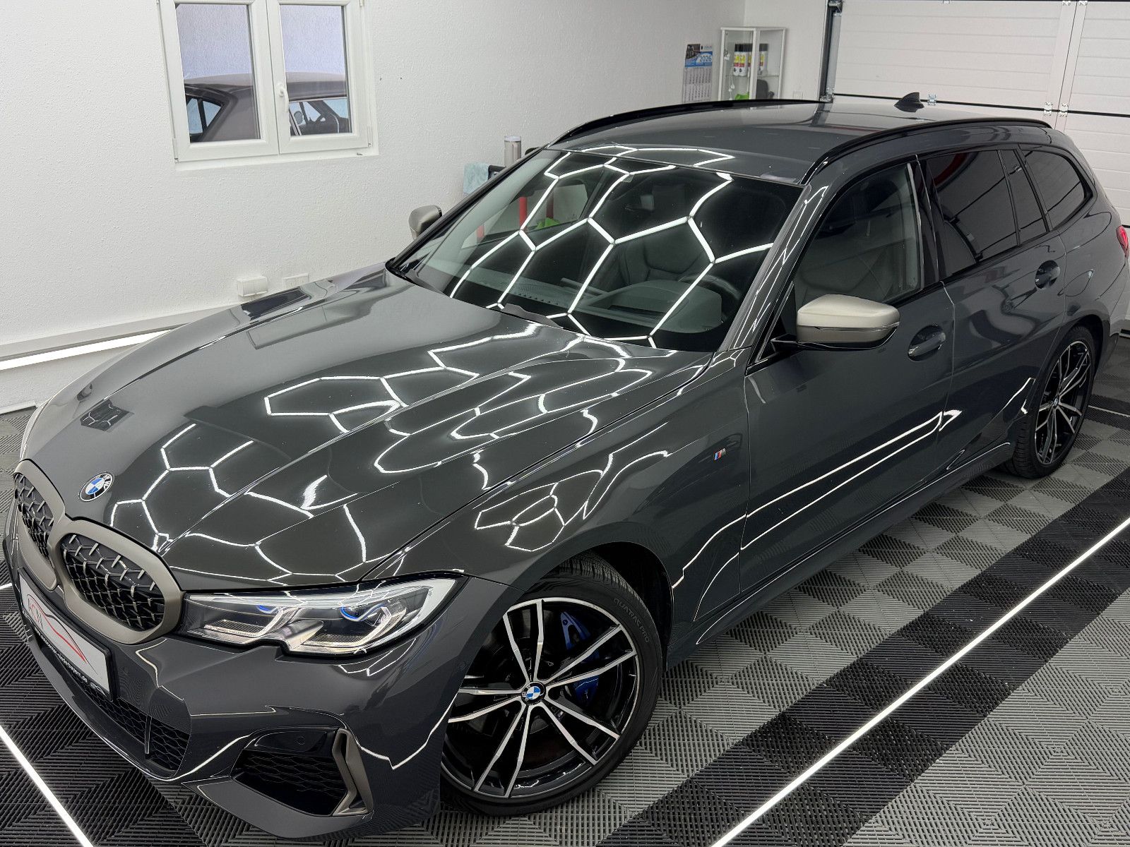 Fahrzeugabbildung BMW M340 d xDrive/LASER/HuD/STHZ/VRTL+/DAB+/AMBI/H&K