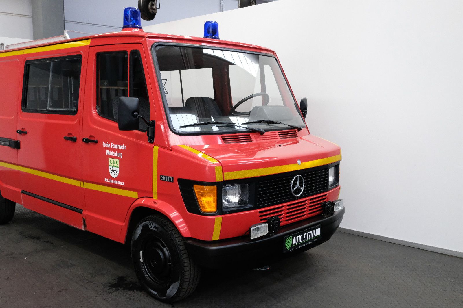 Fahrzeugabbildung Mercedes-Benz 602 KA/310/TSF 6-Sitzer Ex-Feuerwehr