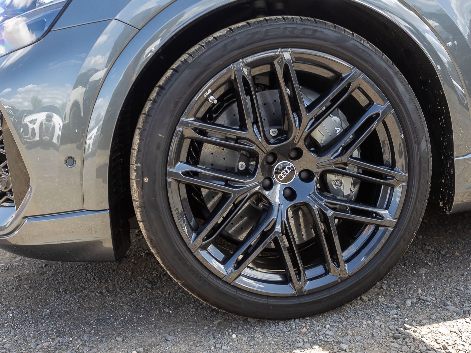 Audi RSQ8 - Bild 10
