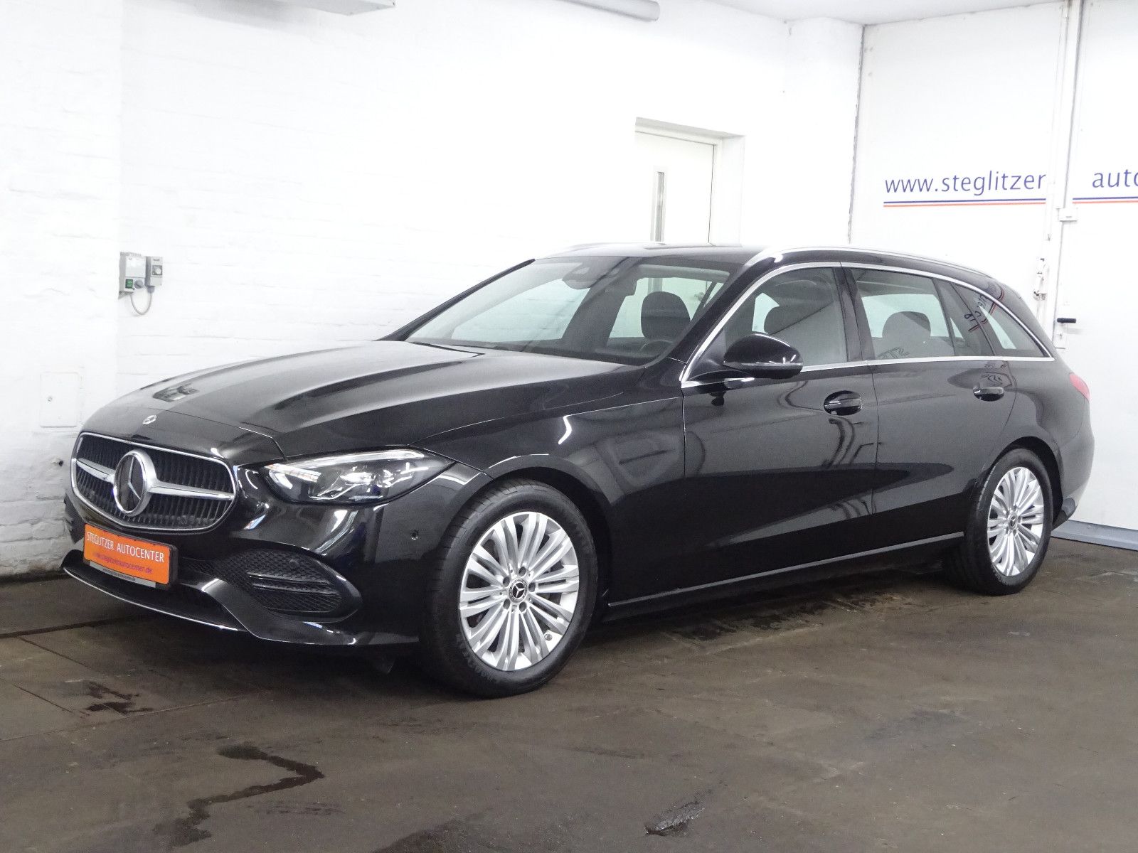 Mercedes-Benz C 180 T Avantgarde 9G ACC/AHK/LED/Kamera/StHz/TW