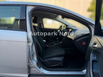 Ford Focus - 11