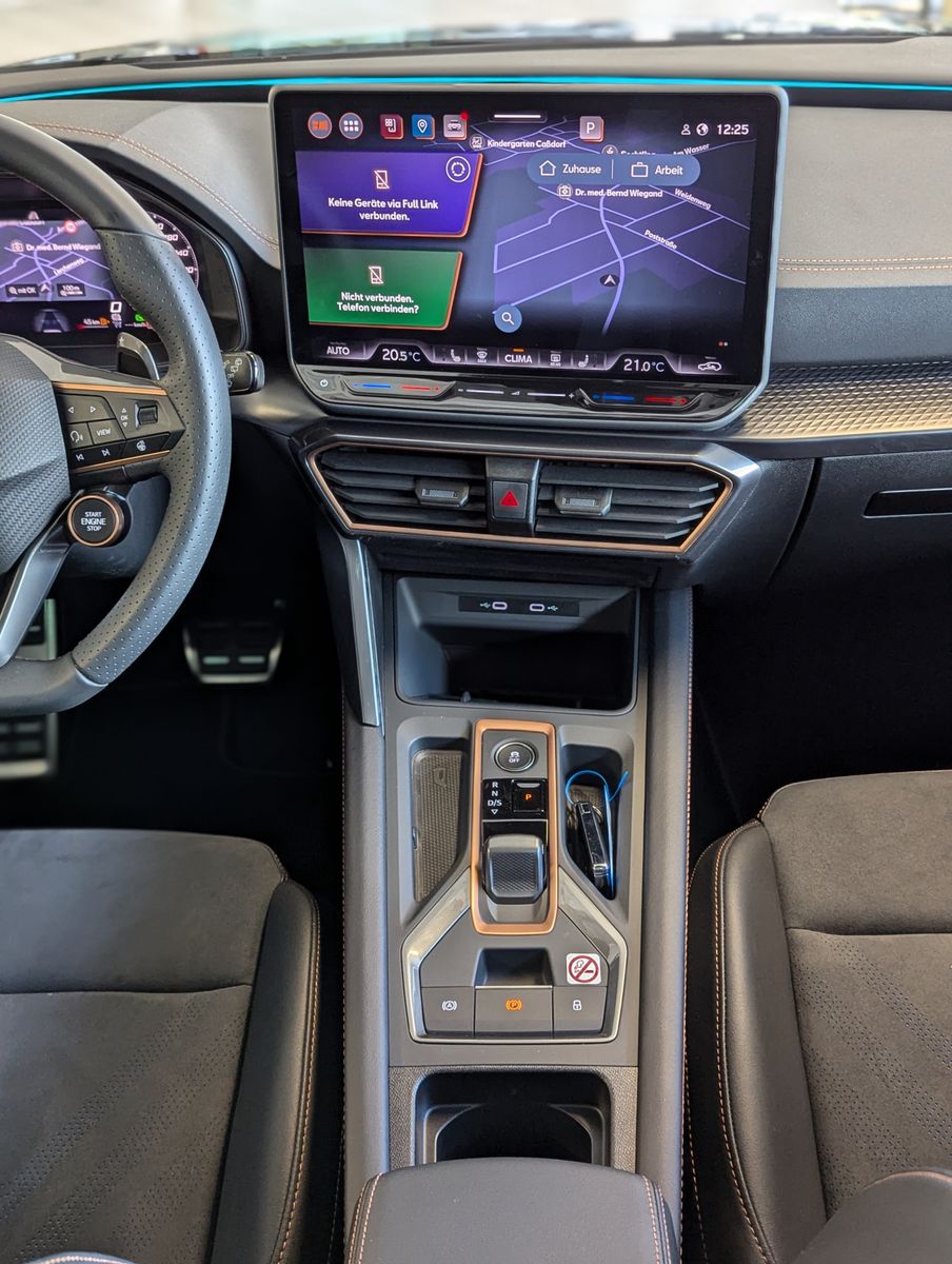 CUPRA Leon 1.5 eTSI Pano Intelligent-Dynamic-Edge-Pake - Image 20