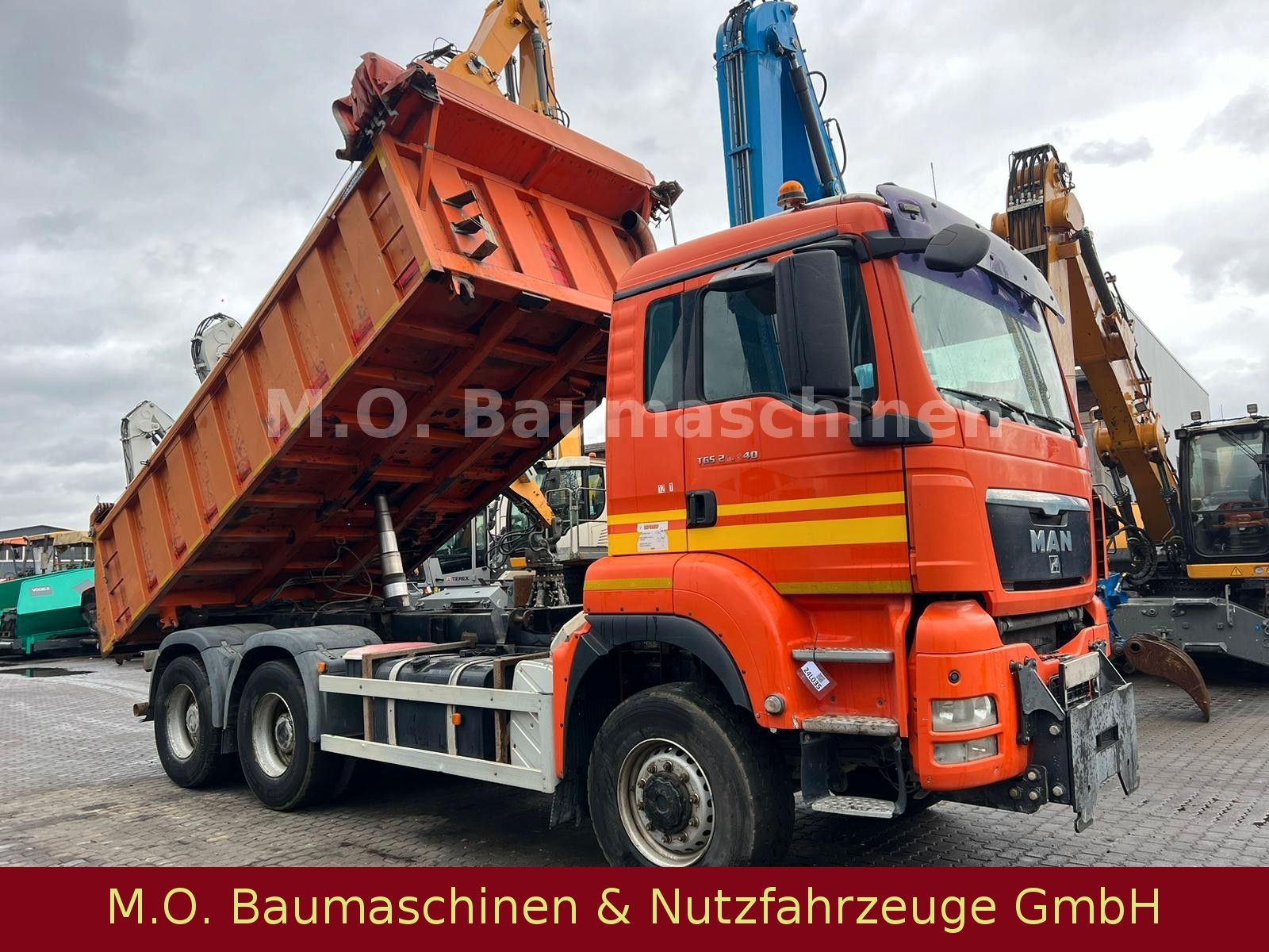 Fahrzeugabbildung MAN TGS 26.440 / 6x6 /3-Seitenkipper / Plane / AC /