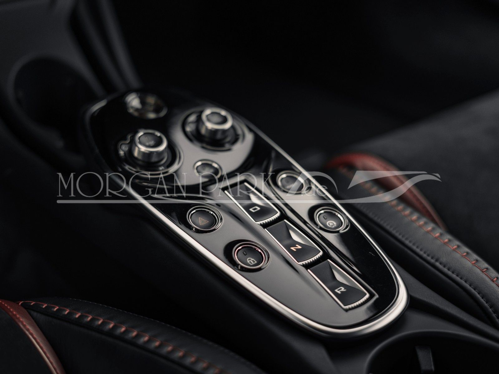 Fahrzeugabbildung McLaren GT *Storm Grey Metallic* + MwSt. + Sportauspuff