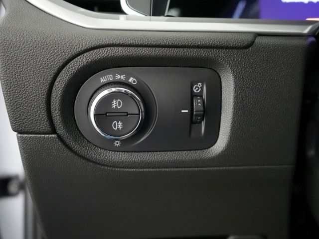 Grandland GSe PHEV 4X4 AT+ANHÄNGERKUPPLUNG+NAVI+