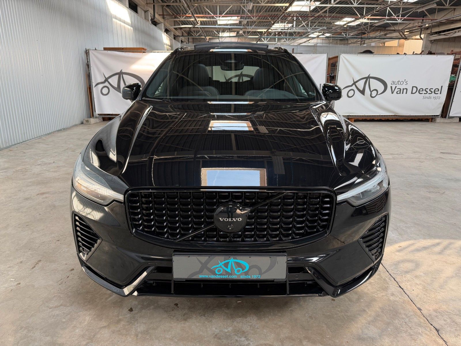 Volvo XC60 Plus Black Edition Recharge*€ 41.500 NETTO* imagem 3