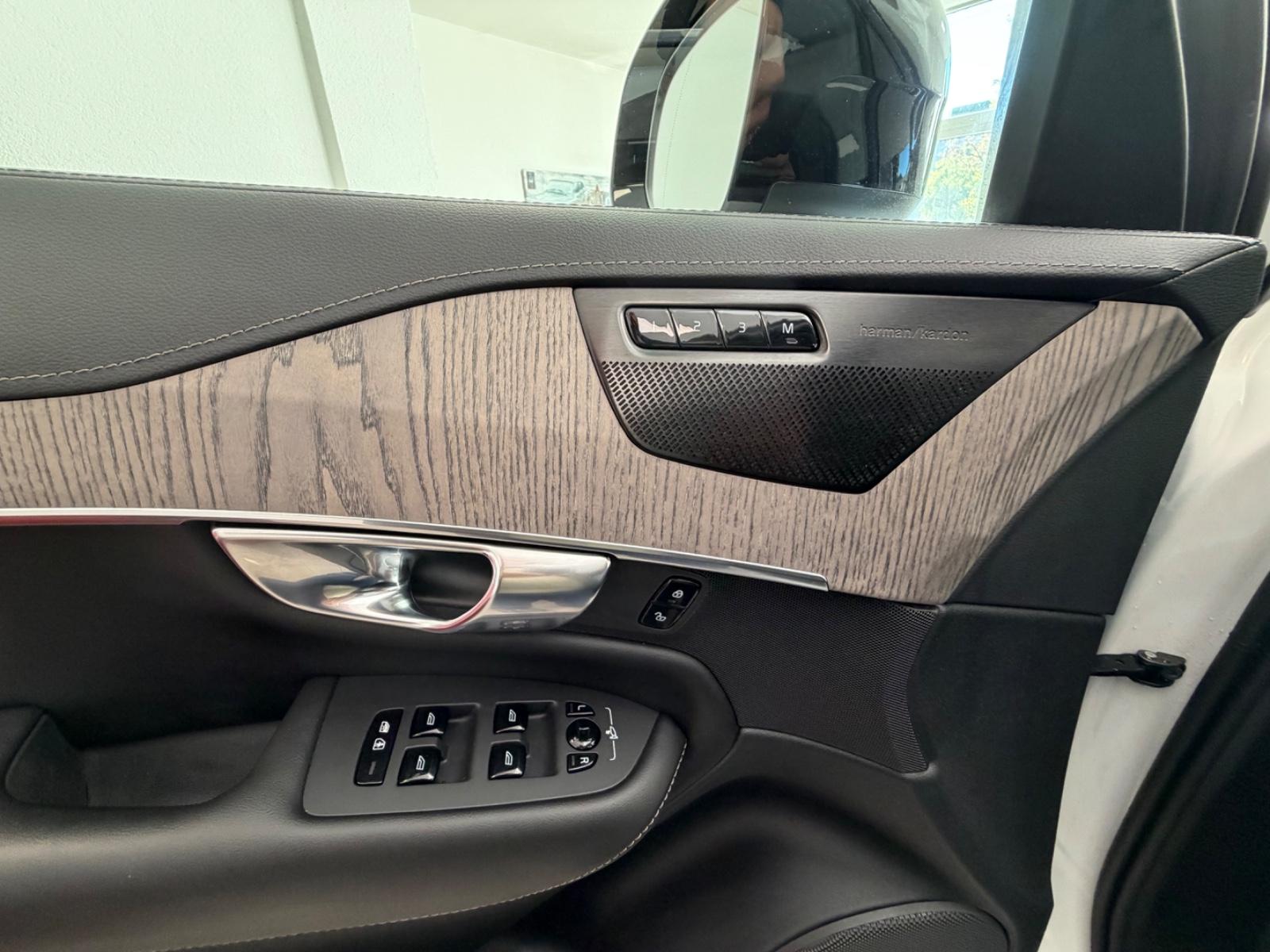 Volvo XC90 Plus Dark AWD 7.Sitze, PANORAMA