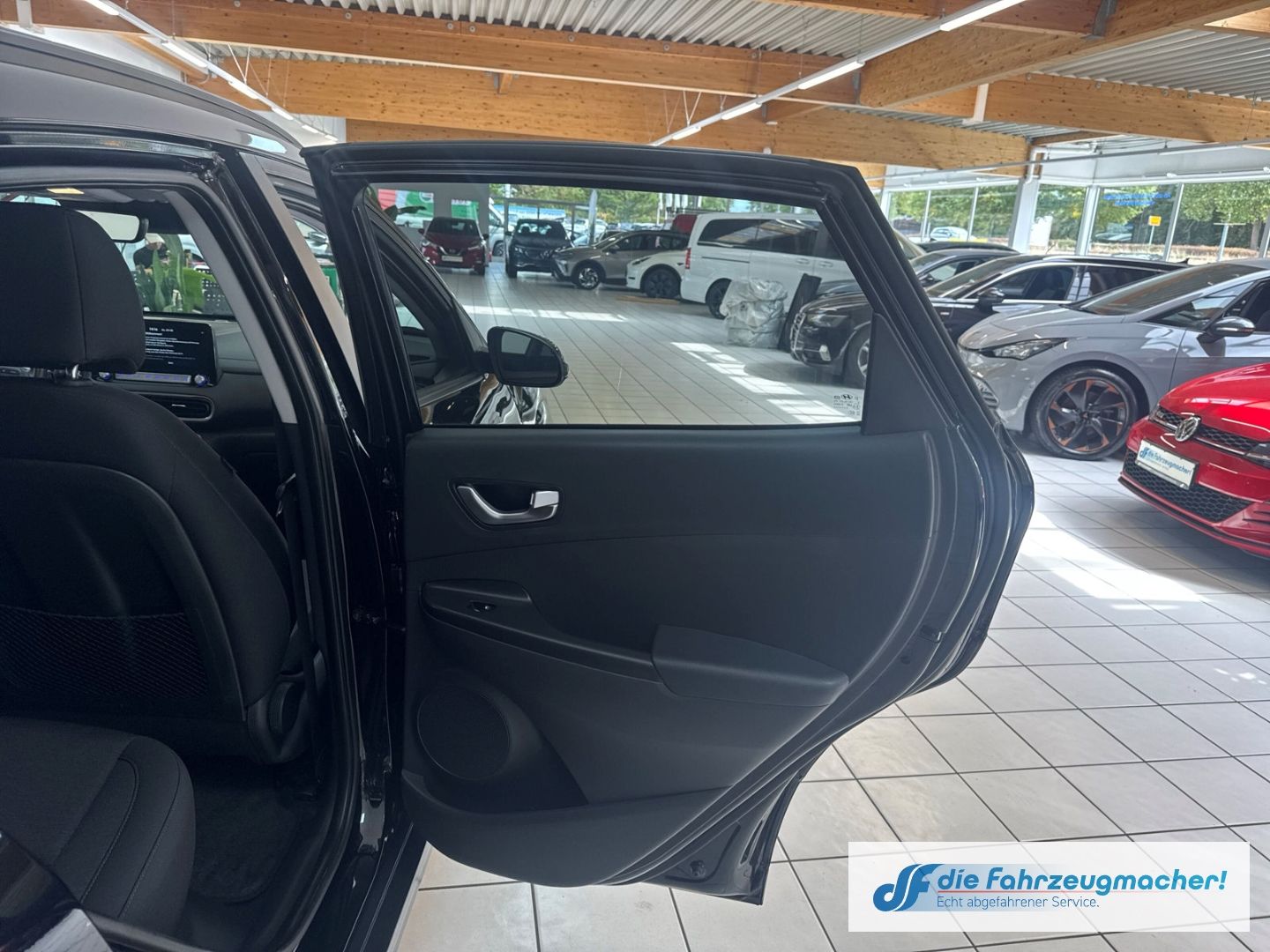 Fahrzeugabbildung Hyundai KONA Trend Elektro 2WD Navi Soundsystem LED ACC