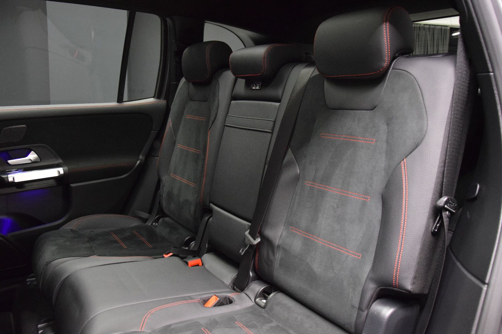 Fahrzeugabbildung Mercedes-Benz GLB 200 AMG Line 7Sitze Pano Ambi Widescreen AHK