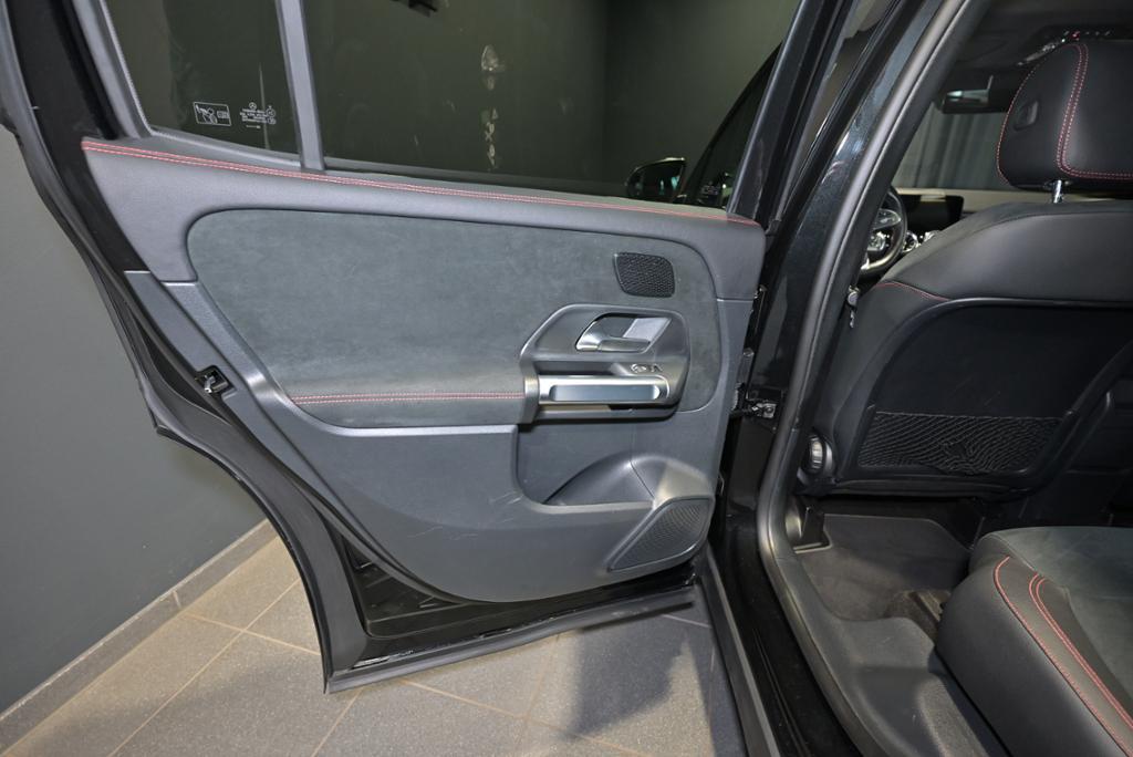 Mercedes-Benz GLB 4M AMG/PANO/AHK/LED/NAVI, миниатюра 24