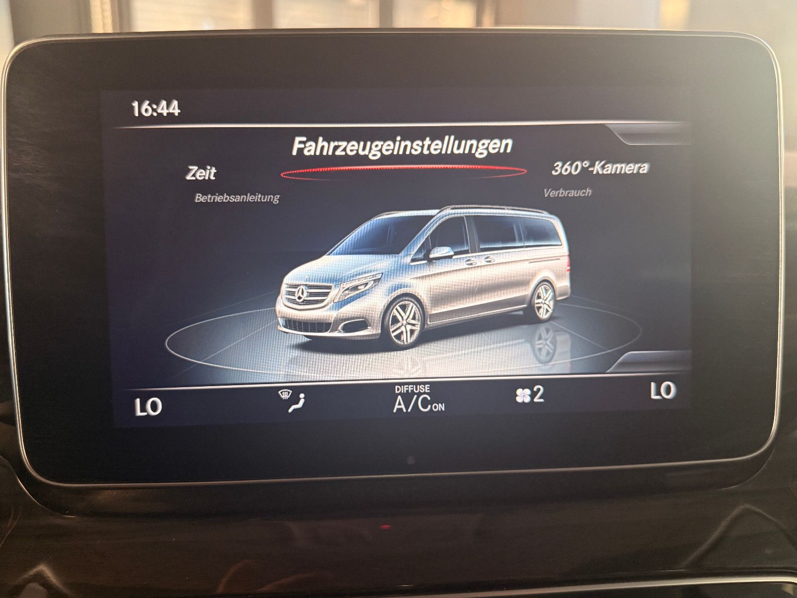 Fahrzeugabbildung Mercedes-Benz V 250/AVANTGARDE/LANG/4MATIC/LEDER/LED/NAVI/6SIT