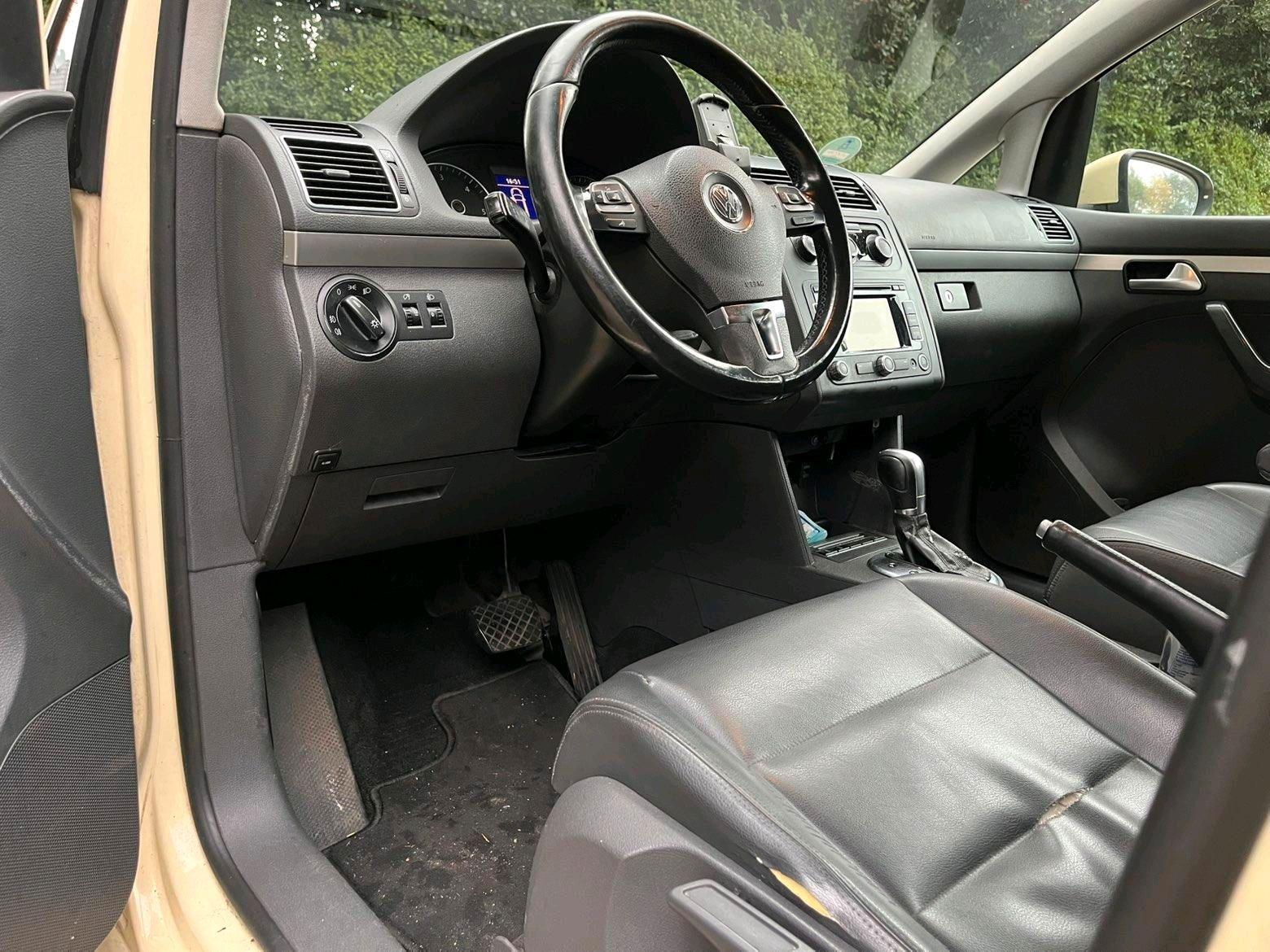 Volkswagen Touran 2015 — photo 10