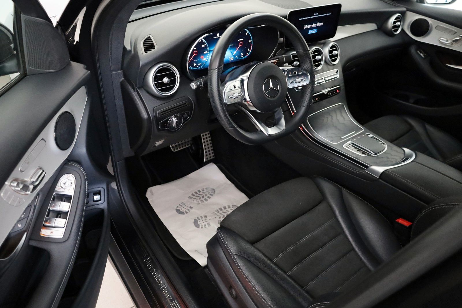 Fahrzeugabbildung Mercedes-Benz GLC 400d Coupe 4M AMG Line Navi,LED,360°,Apple C