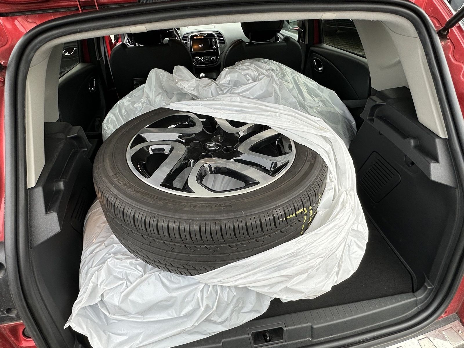 Fahrzeugabbildung Renault Captur Intens DCi 110