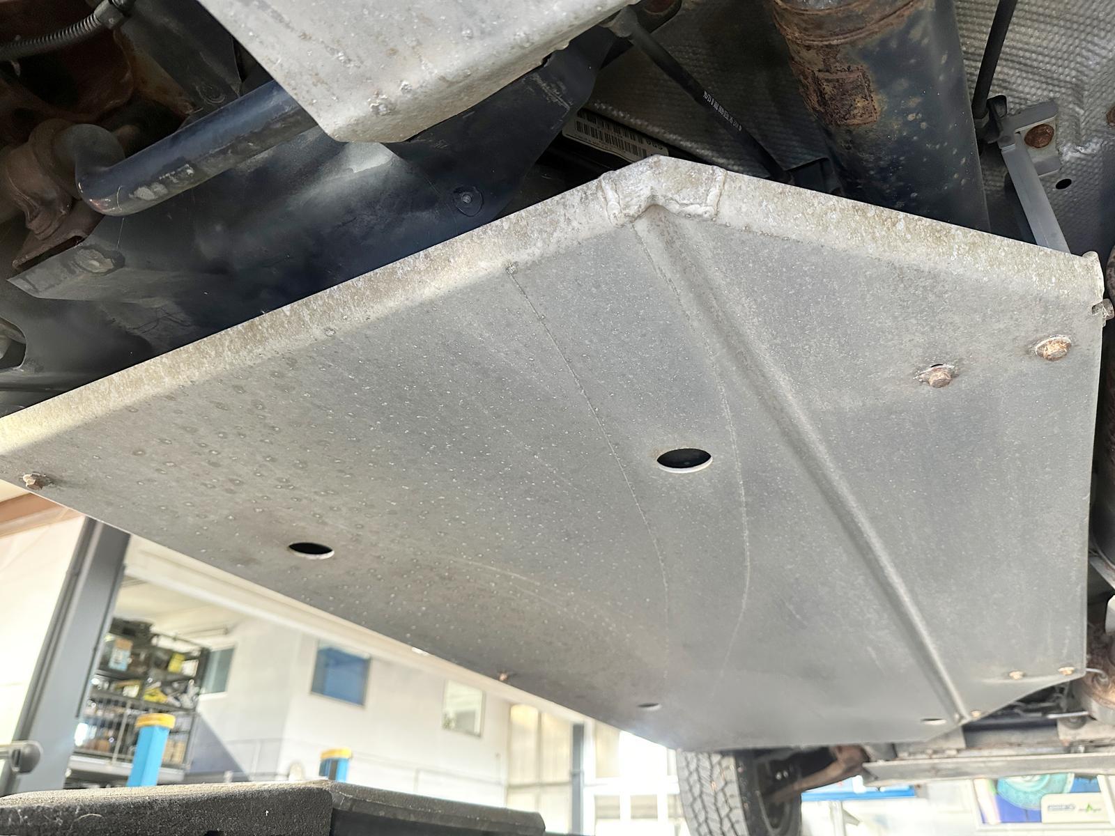 Volkswagen T5 WIDDER 4MOTION KURZ SEIKEL ROCKTON BUNDESWEHR
