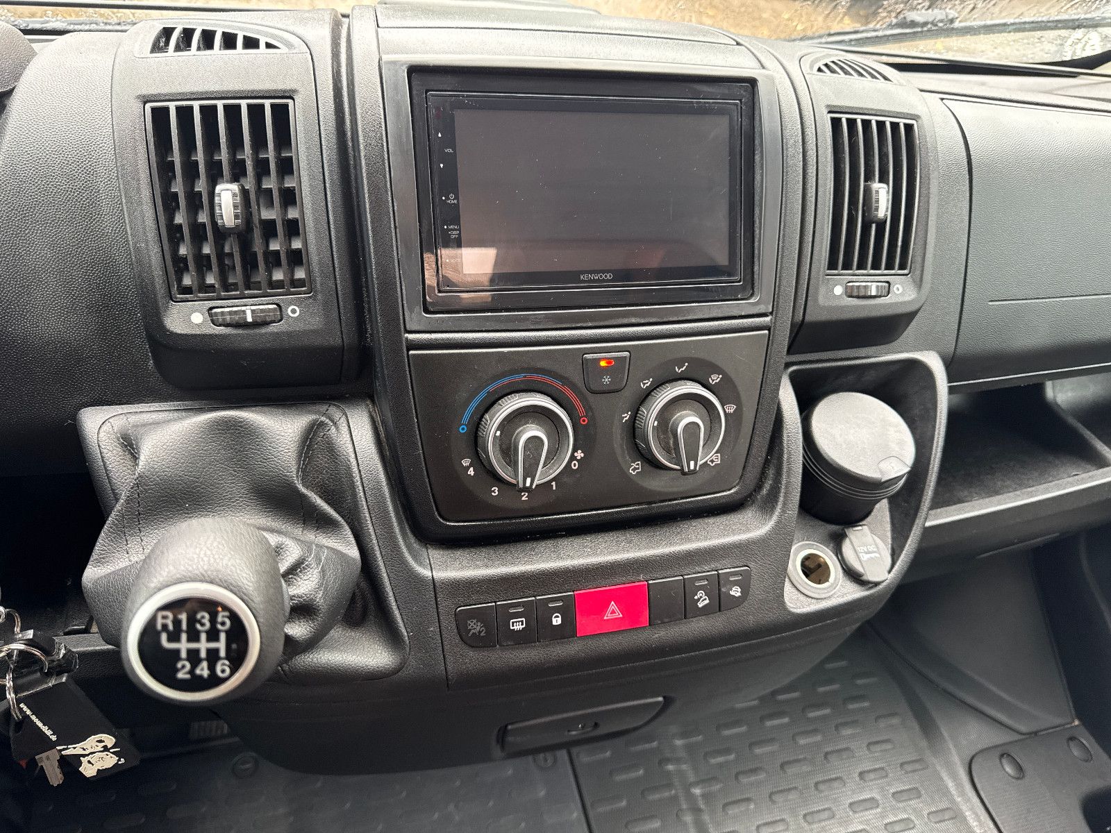 Fahrzeugabbildung Pössl 600 2 WIN PLUS NAVI KAMERA SAT TV AHK 1.HAND