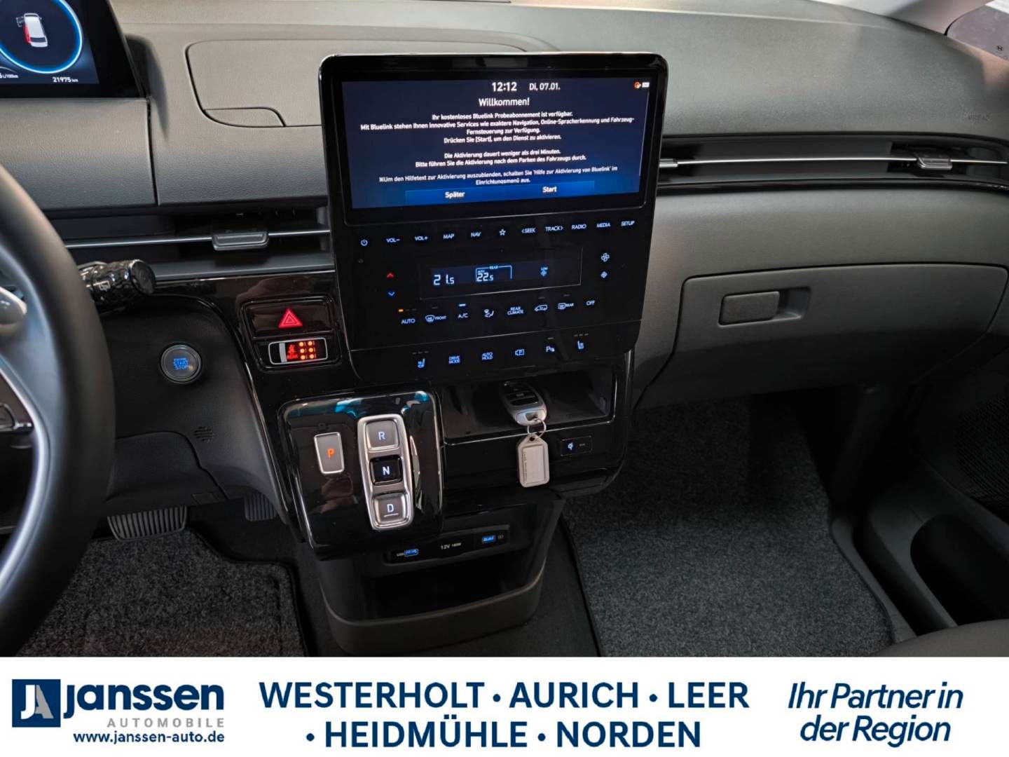 Fahrzeugabbildung Hyundai STARIA 9-Sitzer TREND/Automatik/PDC/Navi/Rückfah